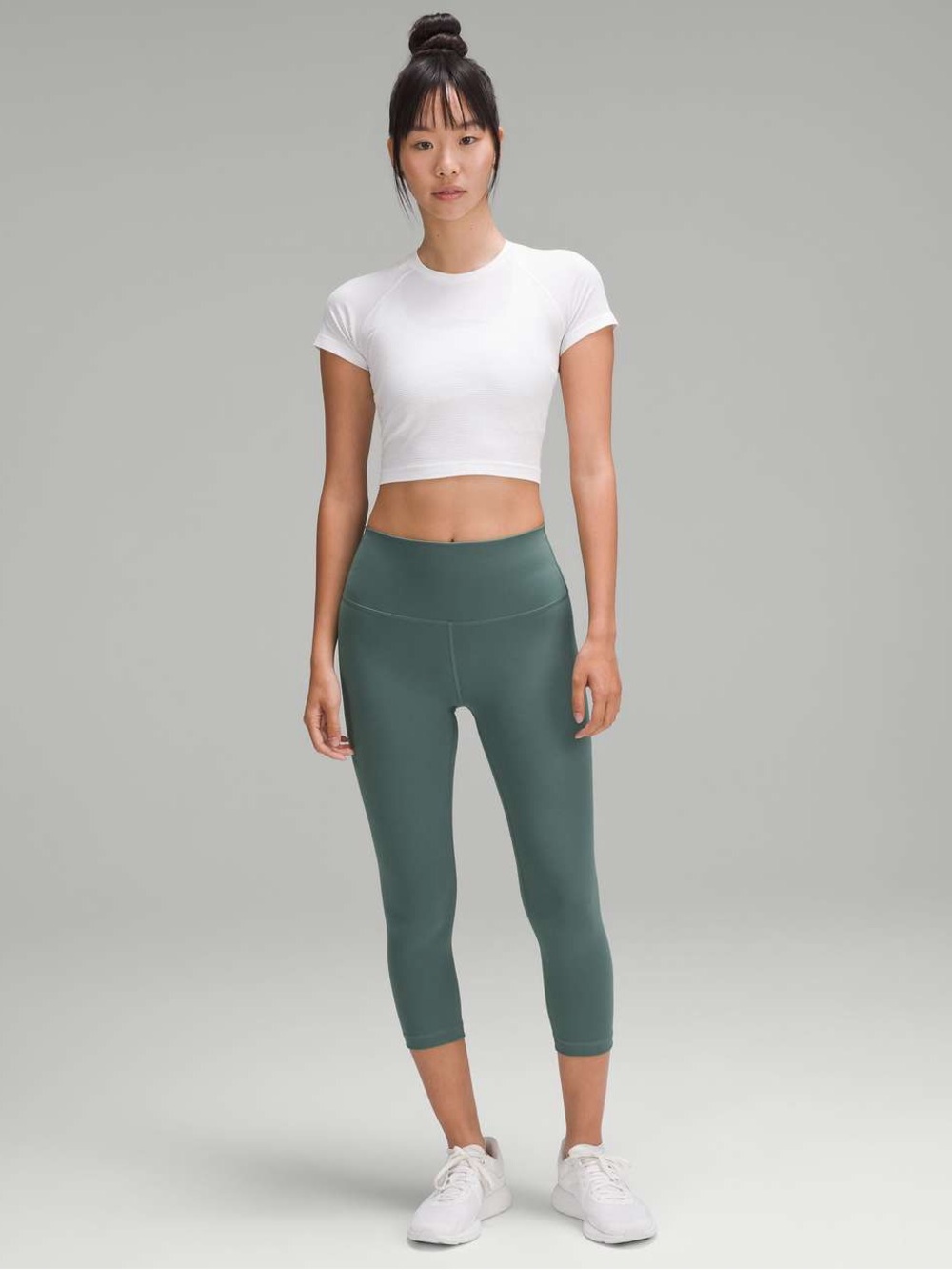 Lululemon Wunder Train High-Rise Crop 21"
Medium Forest 12
